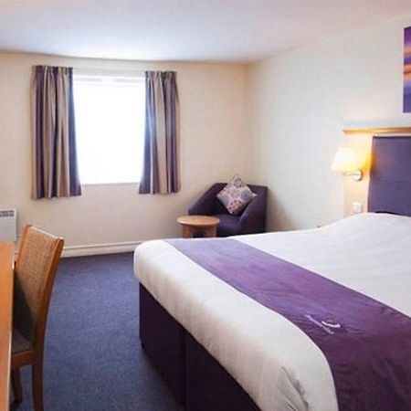 Premier Inn Tewkesbury Exterior photo
